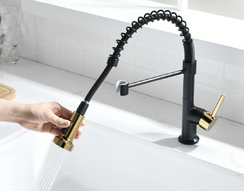 Single Handle Pull Down Sprayer Kitchen Faucet with 360℃ Rotation