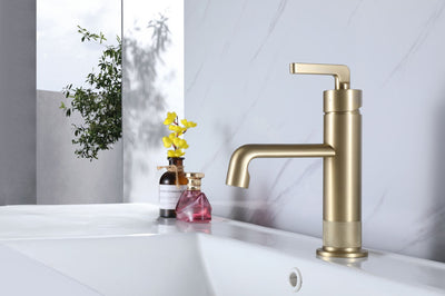 Single Handle Bathroom Faucet With Valve