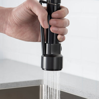 Single Handle Pull Down Sprayer Kitchen Faucet with 360℃ Rotation in Matte Black